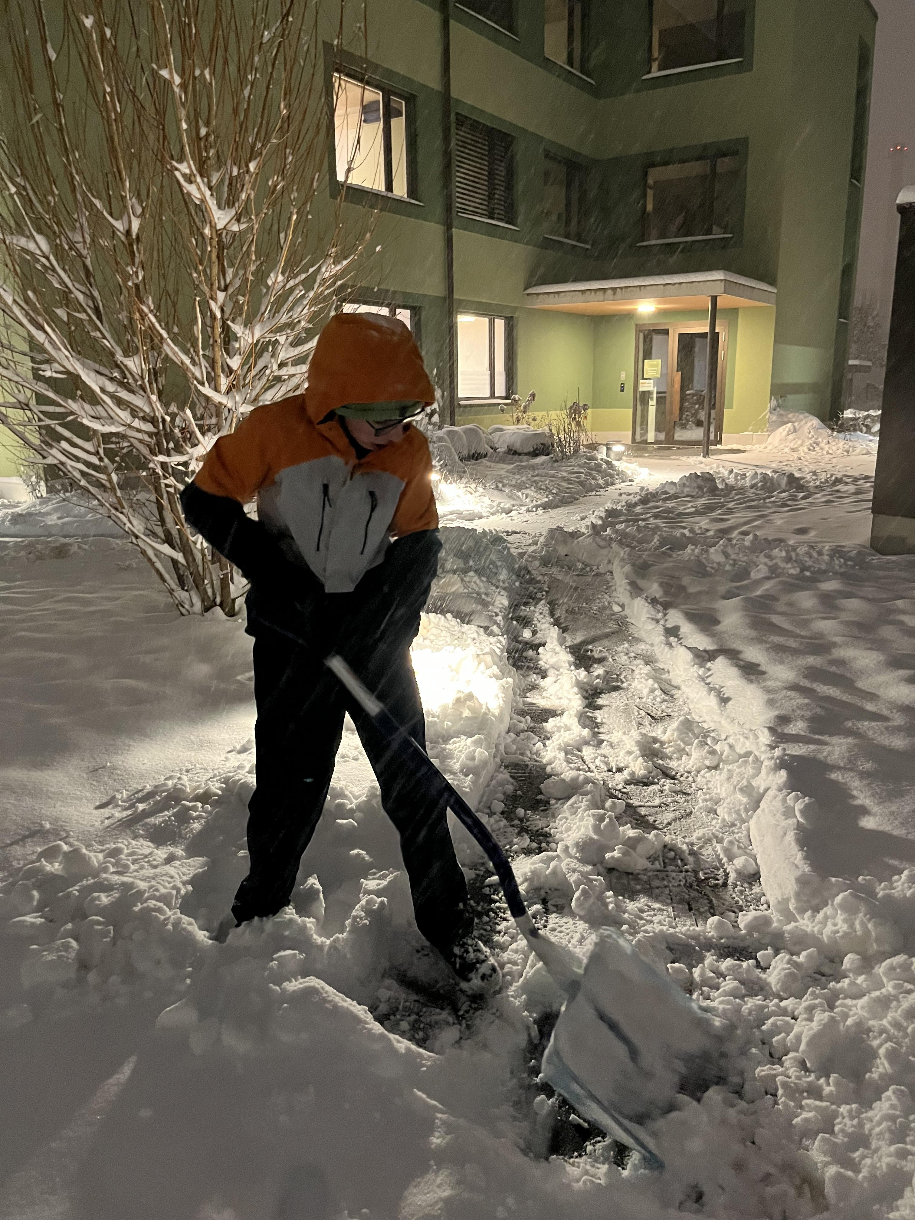 Foto_Schneeschaufeln.JPG